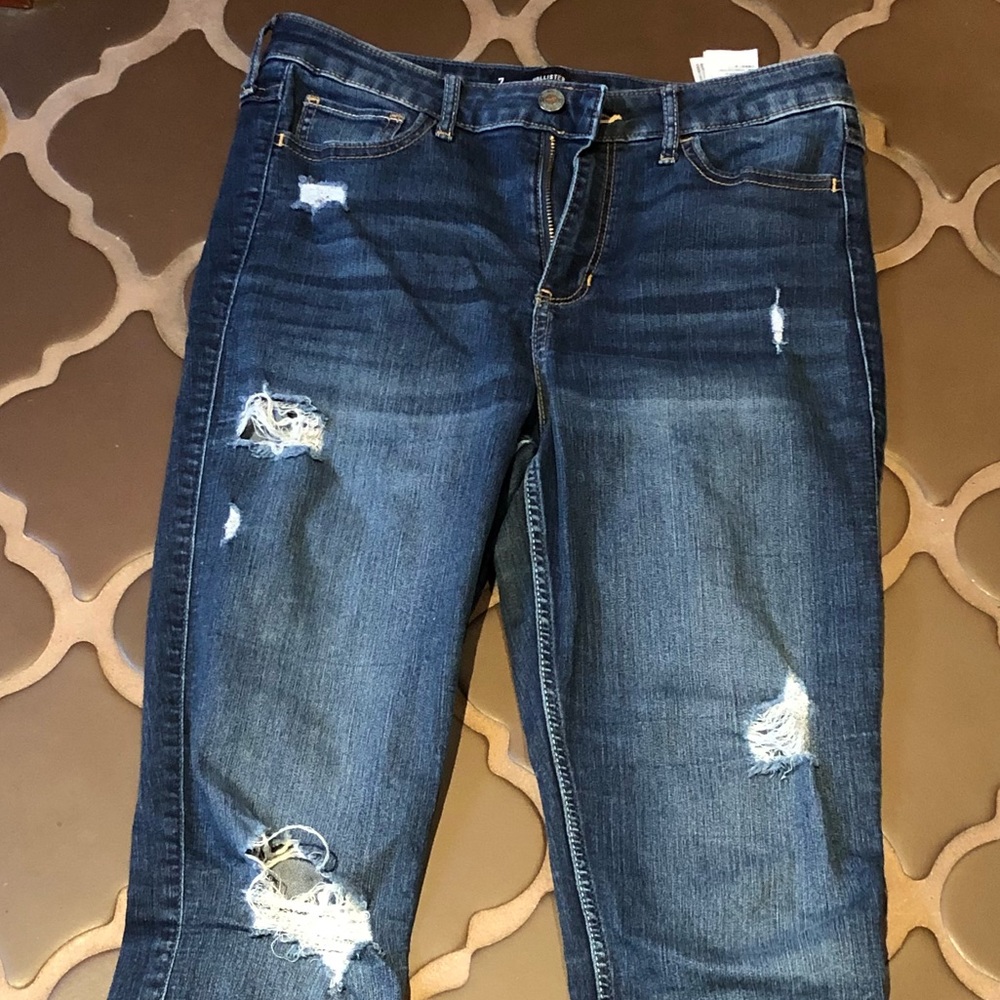 Hollister Ripped Jeans 🥰